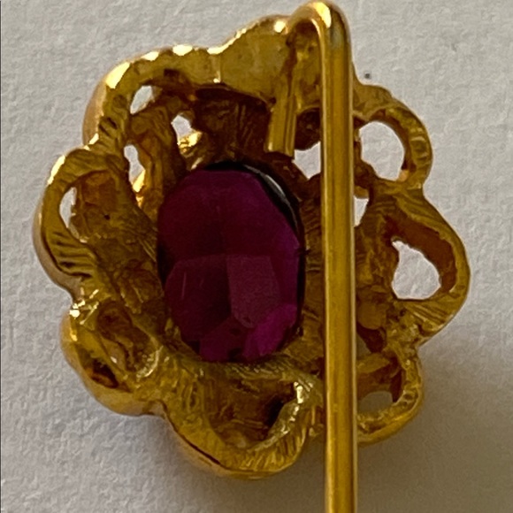Vintage Women’s Costume Jewelry Gold Tone Ruby Color Stick Pin Brooch No Marking - Picture 6 of 6